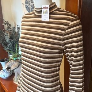 NWT Northern Reflections size small cotton Bark Striped Top